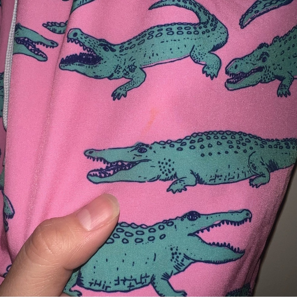 Chubbies Pink Alligator Swim Trunks 5.5 Inch Inseam - Picture 8 of 8